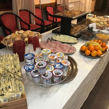 Hotel Libia 피노델몬테 외부 사진