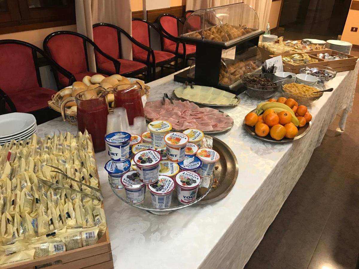 Hotel Libia 피노델몬테 외부 사진